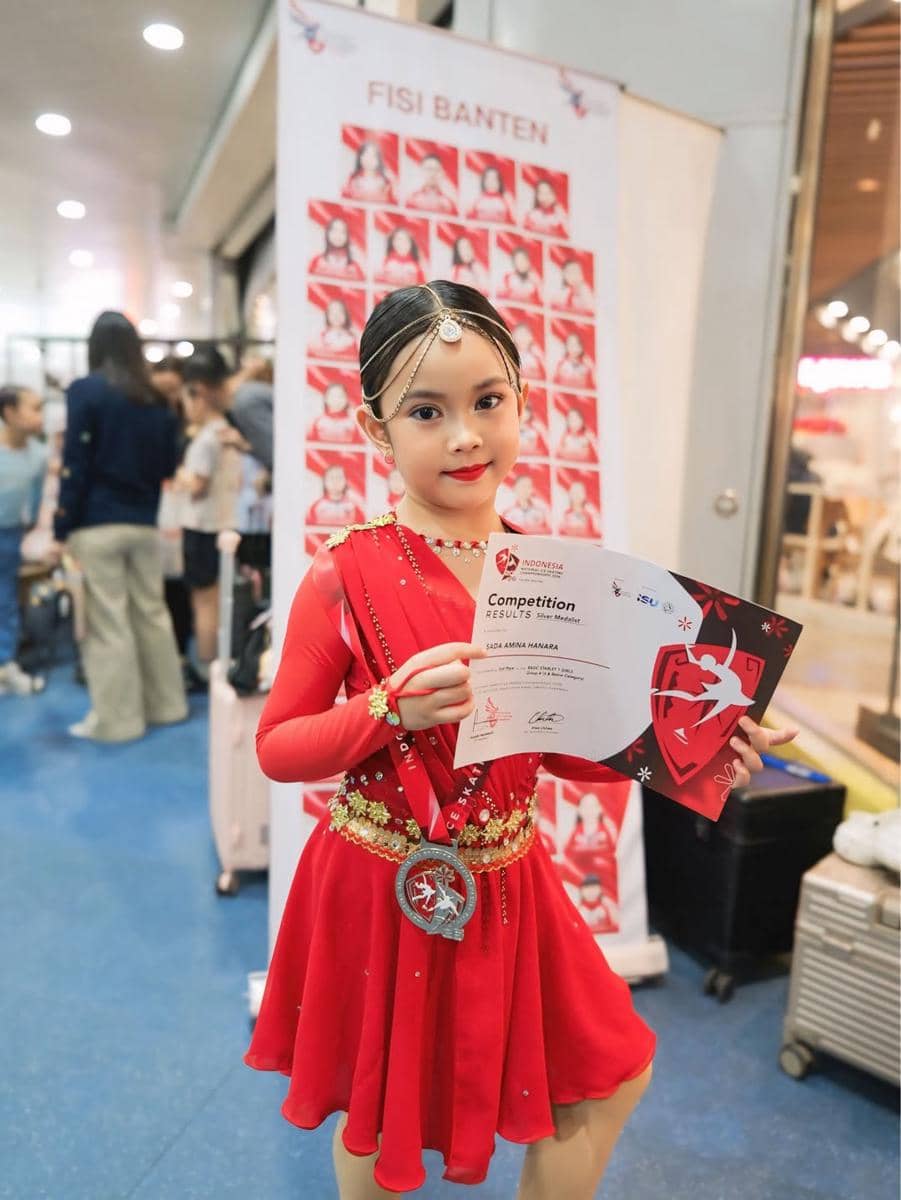 Sada anak Fitri Tropica juara kedua kejurnas ice skating