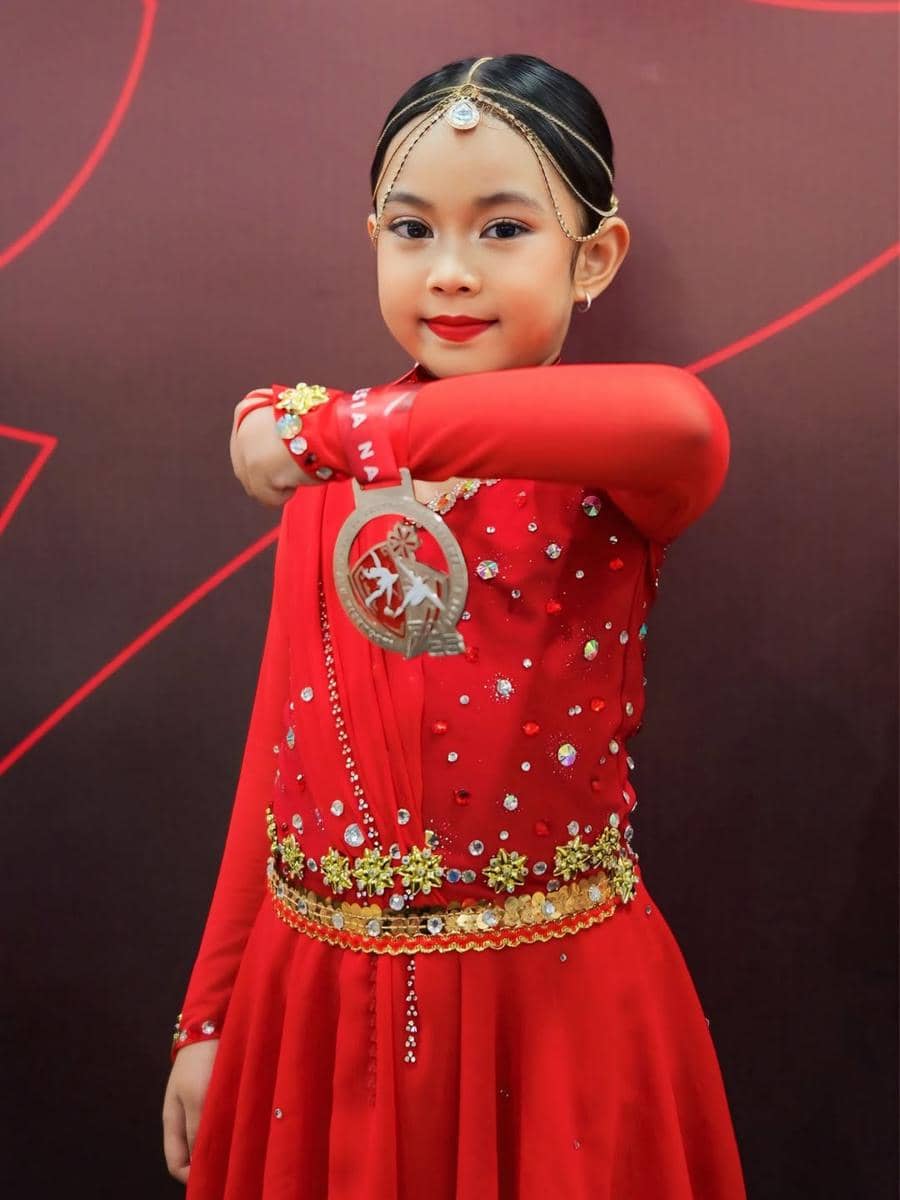 Sada anak Fitri Tropica juara kedua kejurnas ice skating