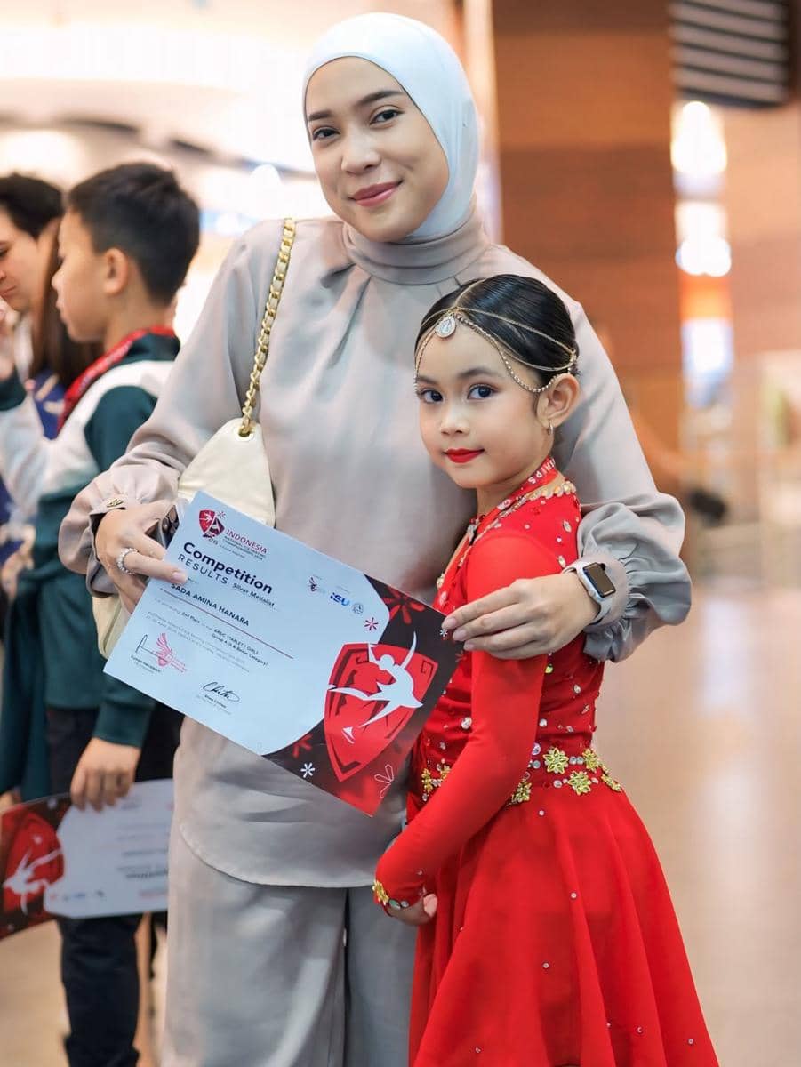 Sada anak Fitri Tropica juara kedua kejurnas ice skating