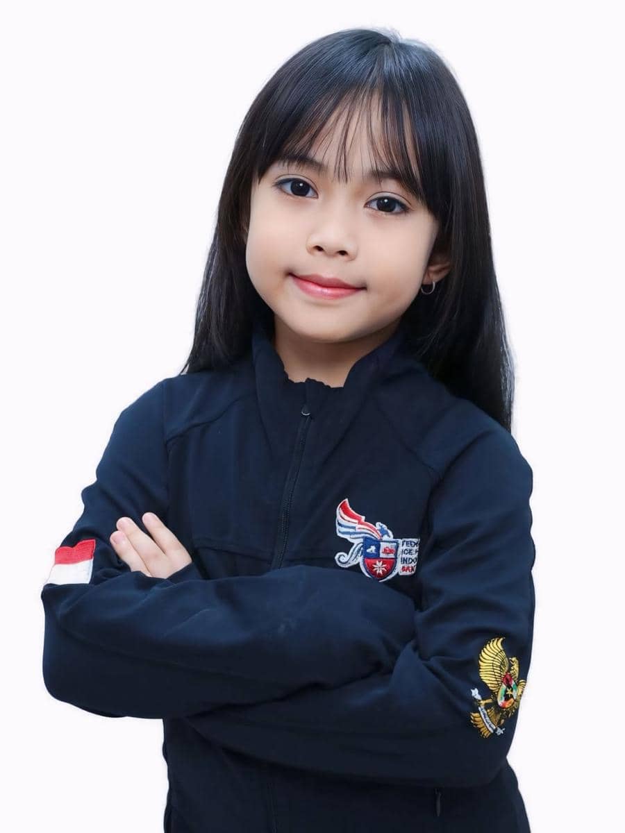 Sada anak Fitri Tropica juara kedua kejurnas ice skating