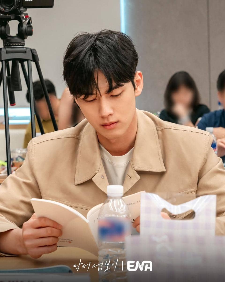 Pembacaan naskah Doctor on the Edge 