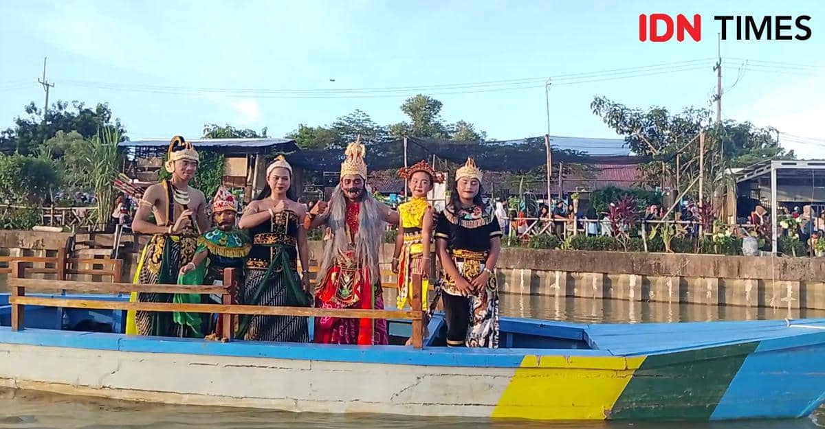 Unik, Komunitas di Majalengka Rayakan Hari Tari Sedunia Menari di Perahu