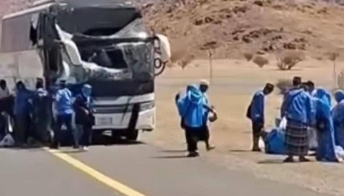 Bus Rombongan Jemaah Haji Probolinggo Kecelakaan di Madinah