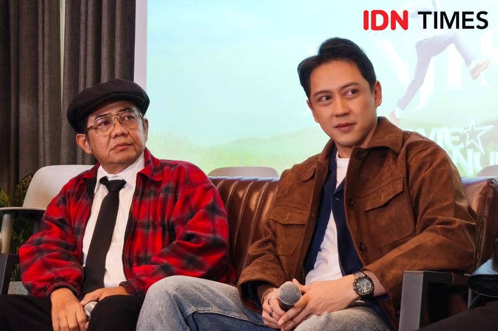Potret vokalis Yovie & Nuno, Adhyra Yudhi, bersama gitaris Muchamad Ahadiyat dalam press conference di Jakarta, Selasa (28/4/2026)