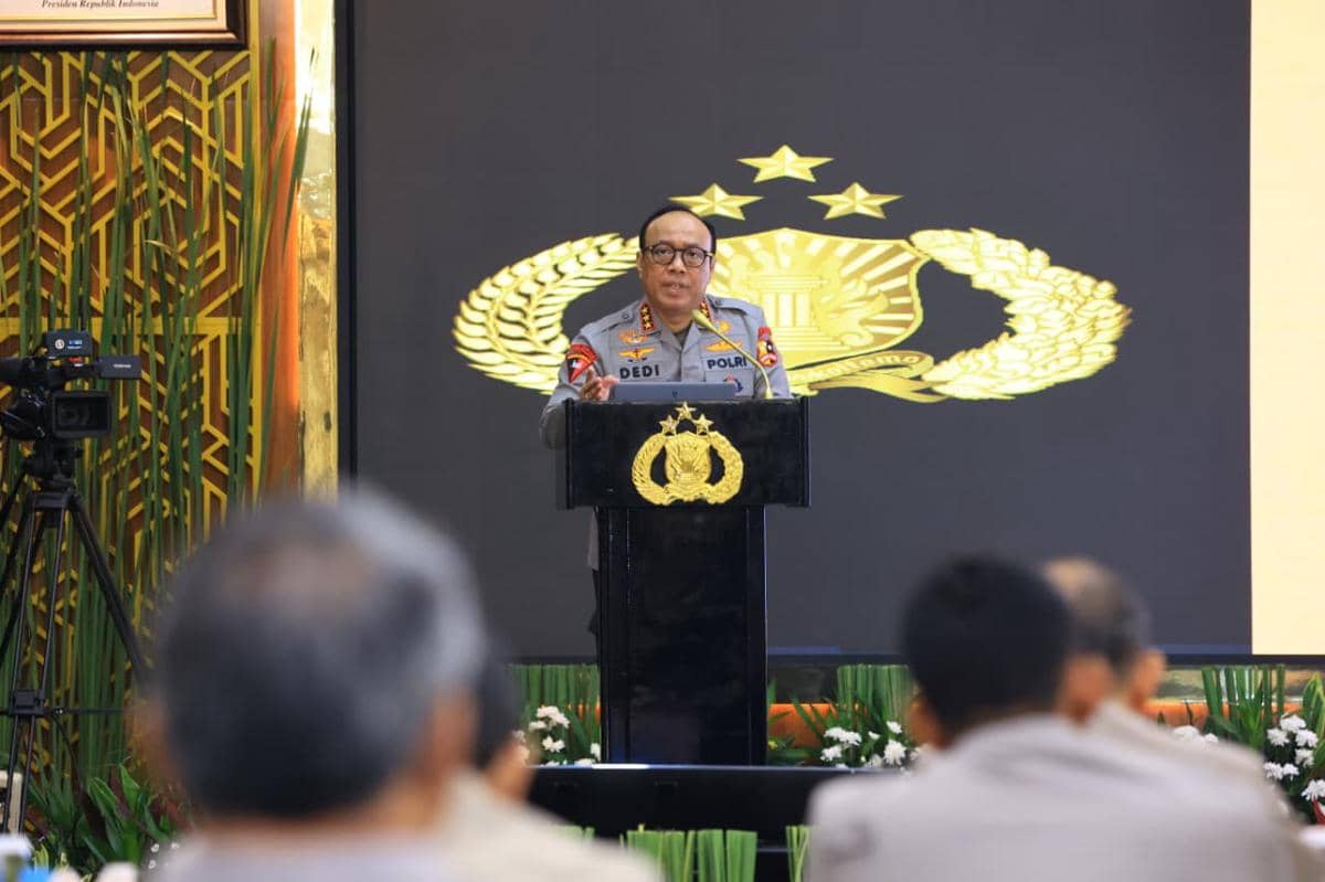 Polda Riau menerima Piagam Penghargaan dari Kepala Kepolisian Negara Republik Indonesia 