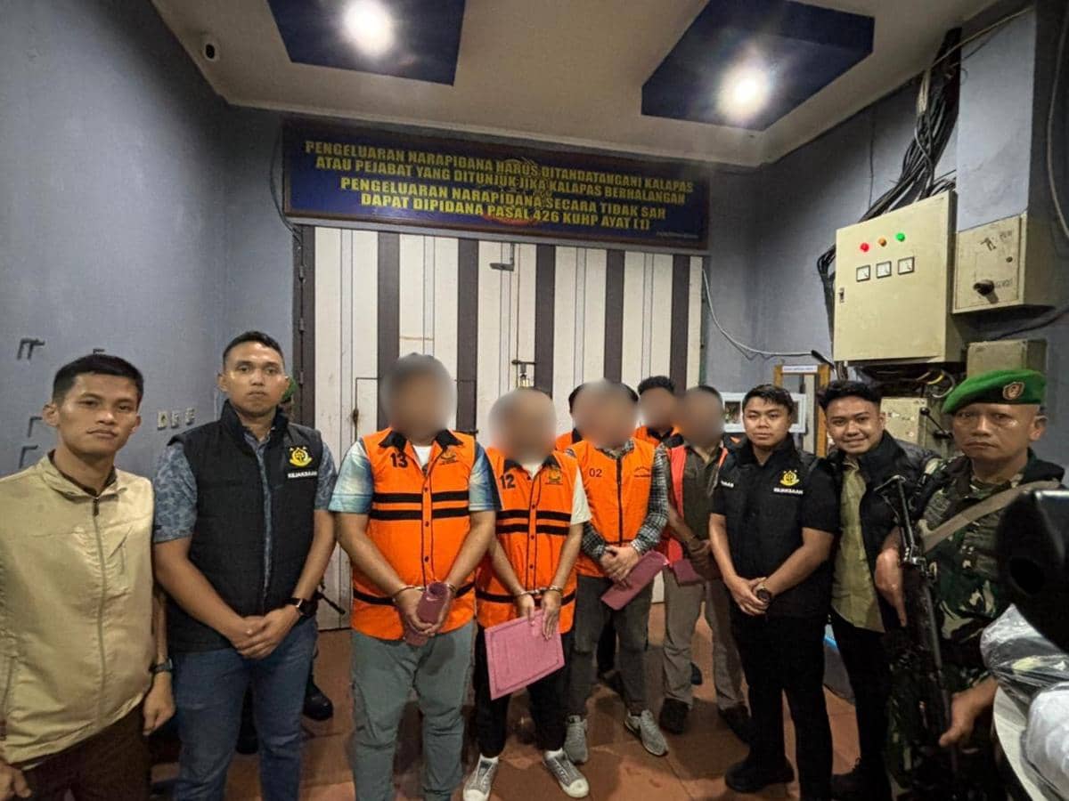 Korupsi Kredit Fiktif Rp2,6 M di Sukabumi, 8 Pegawai Bank Jadi Tersangka