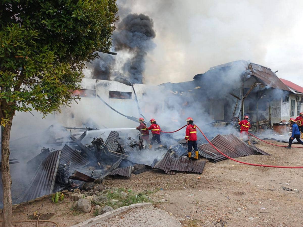 Gudang DLH Padang Terbakar, Kerugian Capai Rp1 Miliar