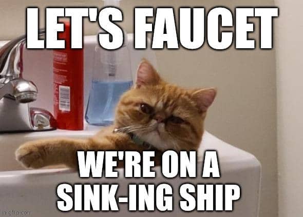 8 Meme Kucing dan Wastafel, Disulap Jadi Tempat Nongkrong