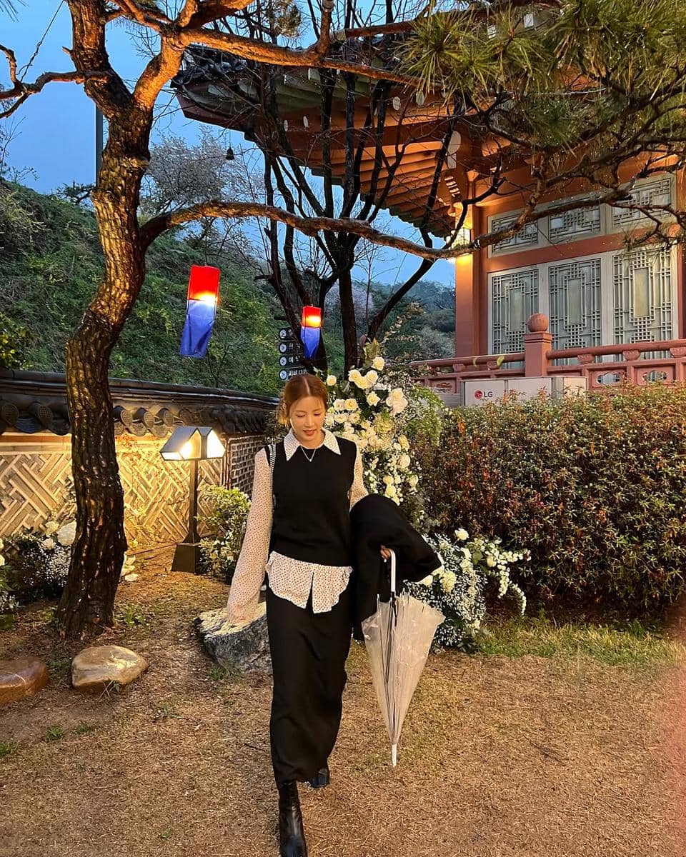 ide OOTD girly ala Chorong Apink