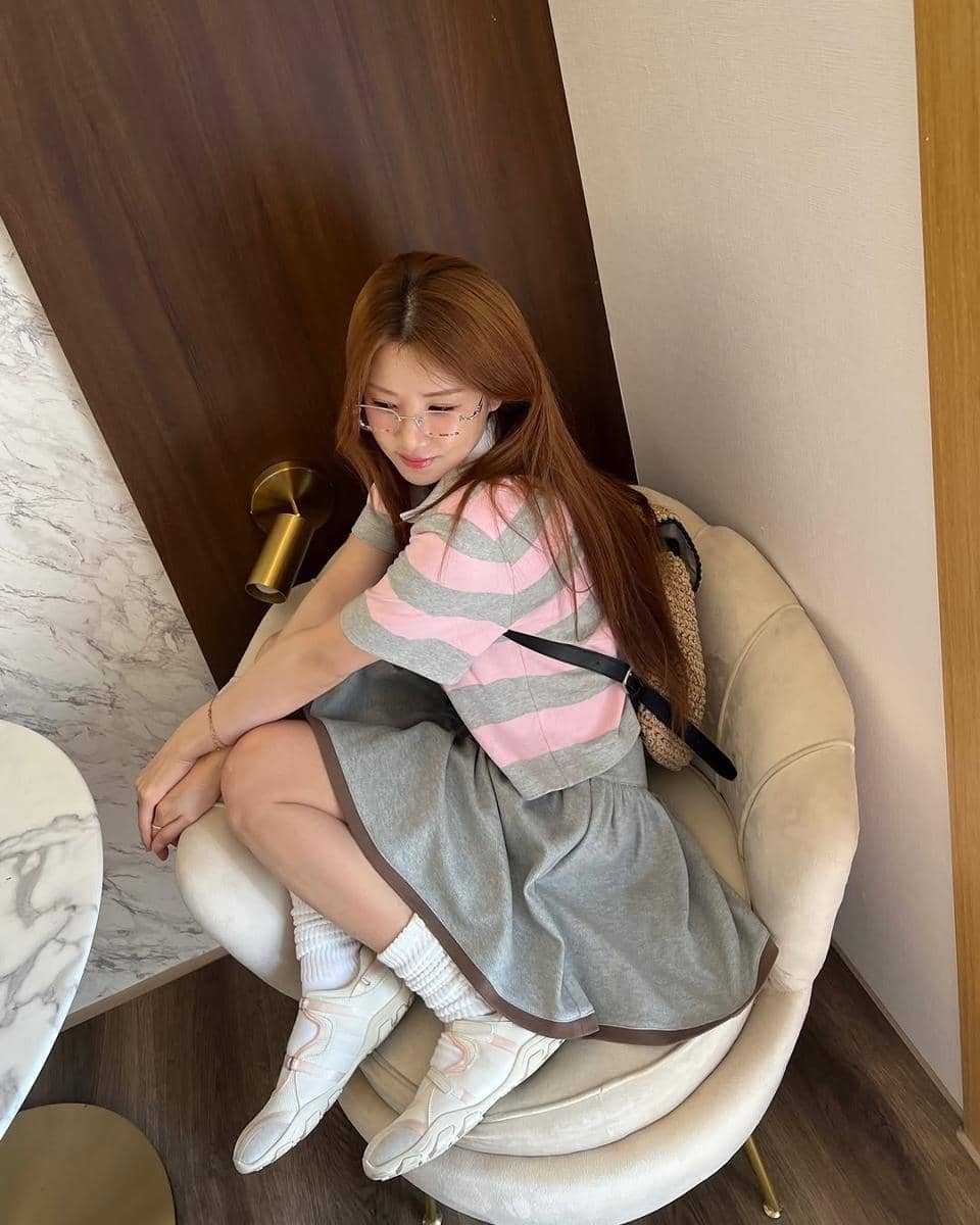 ide OOTD girly ala Chorong Apink