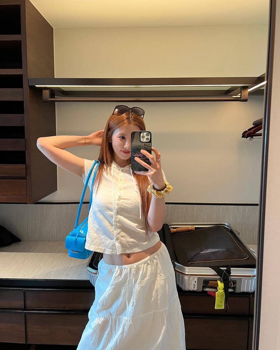 ide OOTD girly ala Chorong Apink