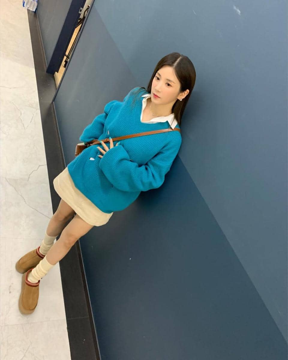 ide OOTD girly ala Chorong Apink