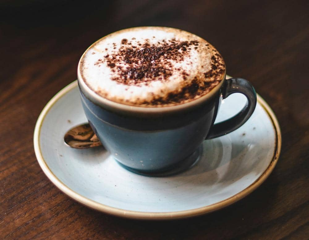 ilustrasi secangkir cappucino