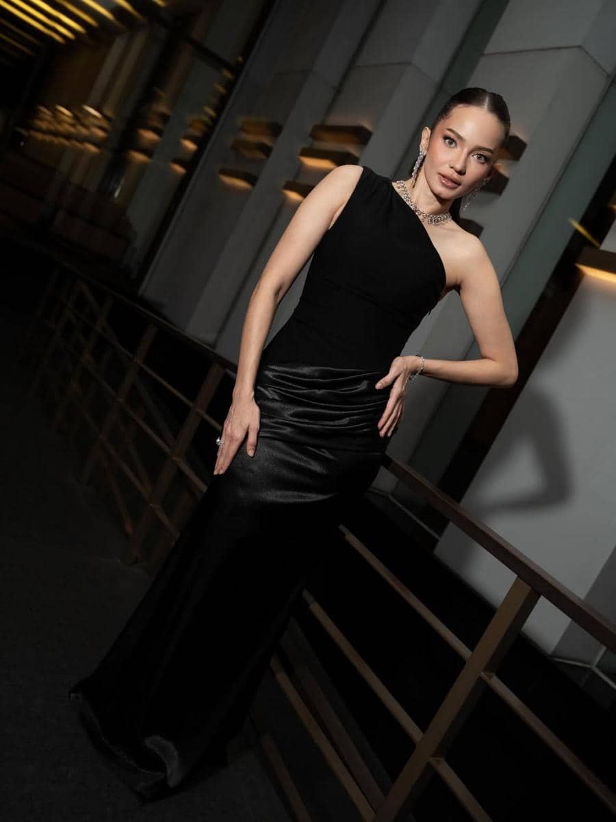 outfit kondangan ala artis