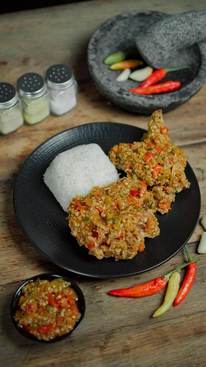 5 Tips Memasak Ayam Songkem, Dagingnya Lembut dan Bumbu Meresap