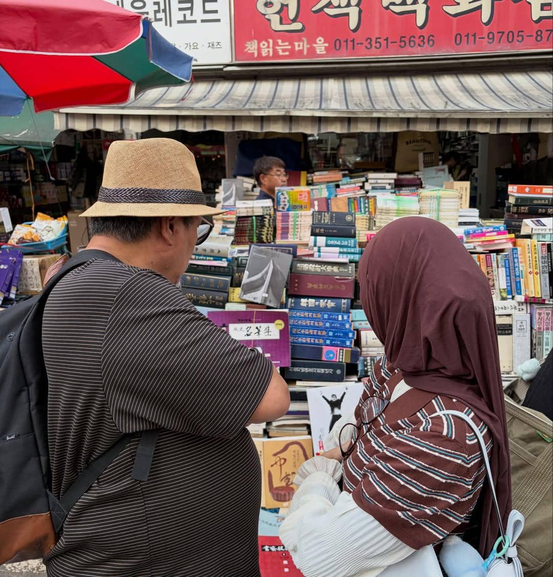 Xaviera Putri saat berkeliling Seoul dengan sang ayah
