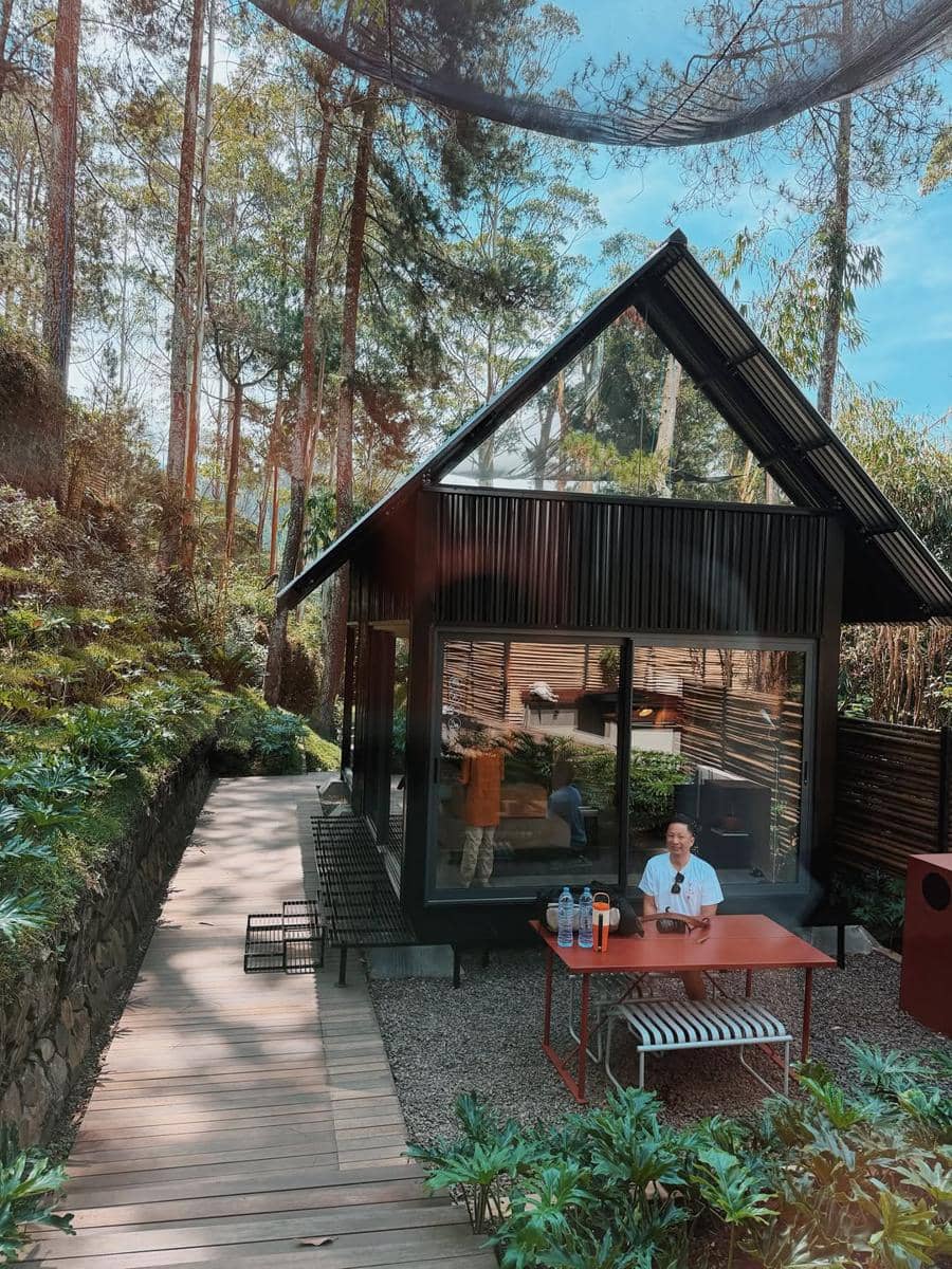 Keluarga Ringgo Agus liburan di Dusun Bambu, Lembang
