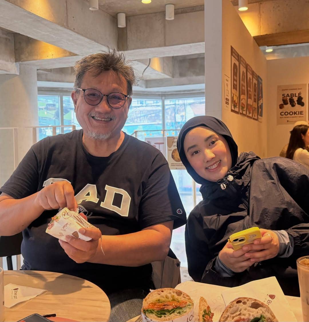 Xaviera Putri saat berkeliling Seoul dengan sang ayah