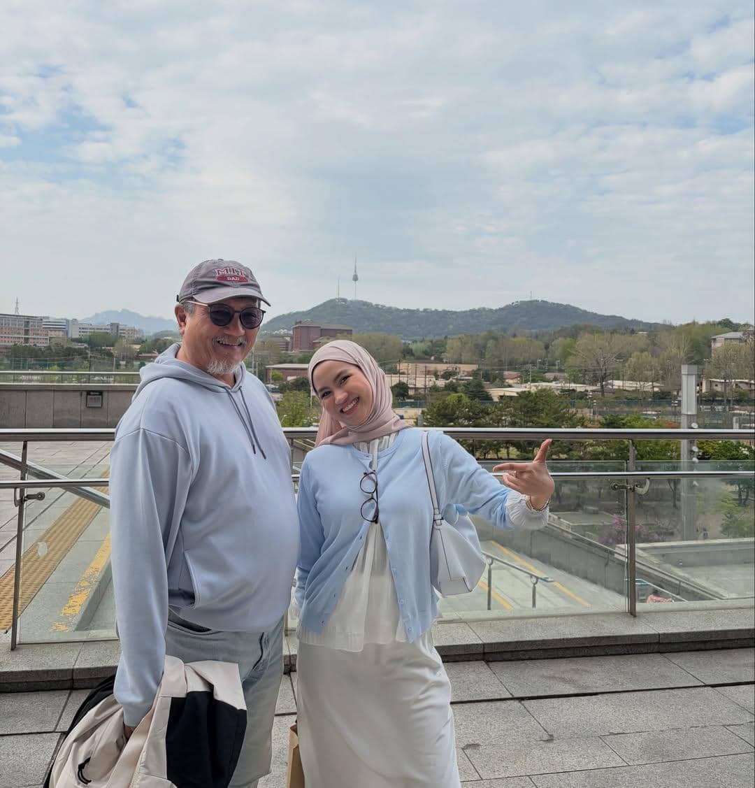 Xaviera Putri saat berkeliling Seoul dengan sang ayah