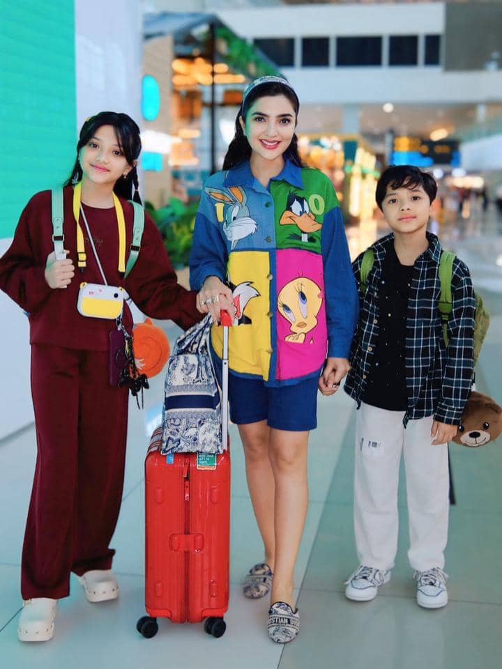 Ashanty berlibur bersama anak dan cucu ke Singapura