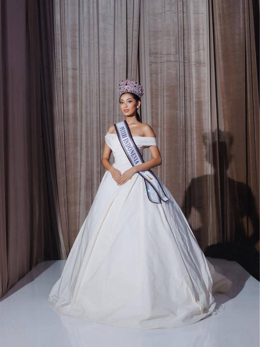 potret Agnes Rahajeng, Puteri Indonesia 2026 di fashion show 