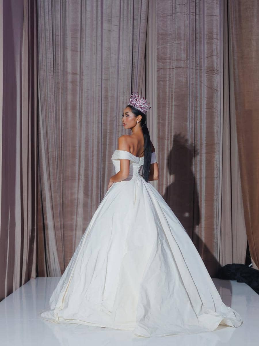 potret Agnes Rahajeng, Puteri Indonesia 2026 di fashion show