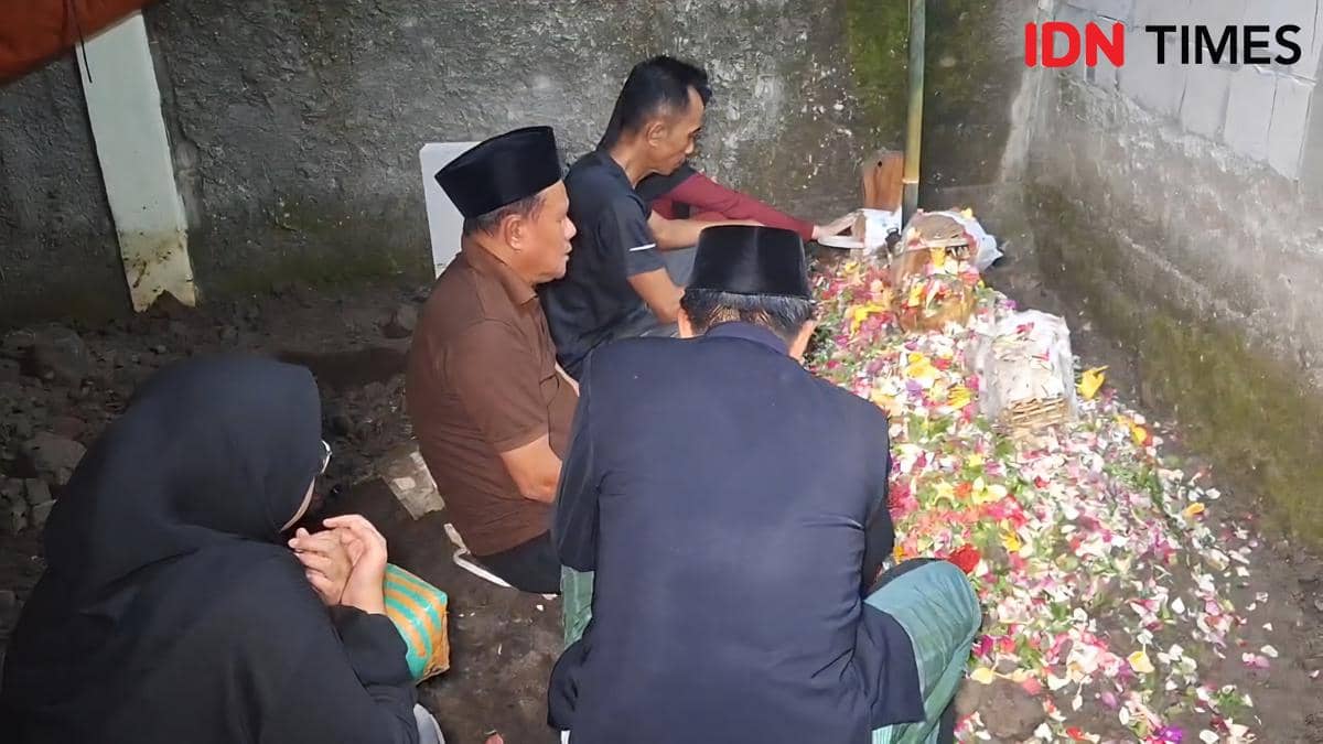 Mia, Korban KRL vs Argo Bromo Anggrek Bekasi Timur Dimakamkan di Ngawi