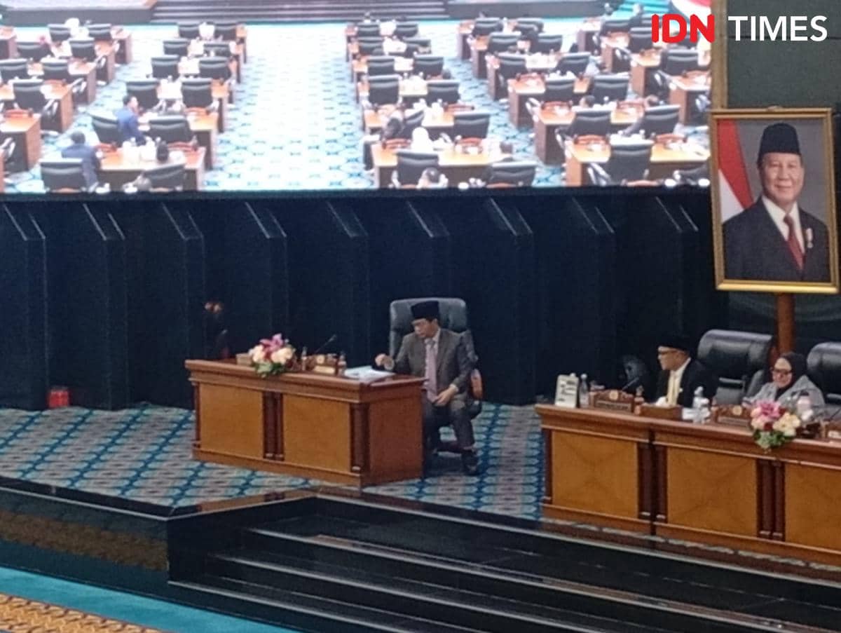 Rapat Paripurna DPRD DKI Kamis (30/4/2026). 