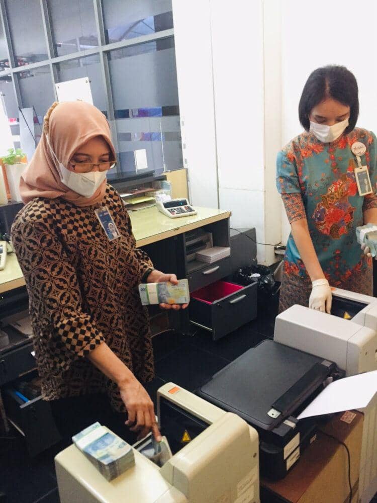 Christie Paulien Siregar, konten kreator finansial 