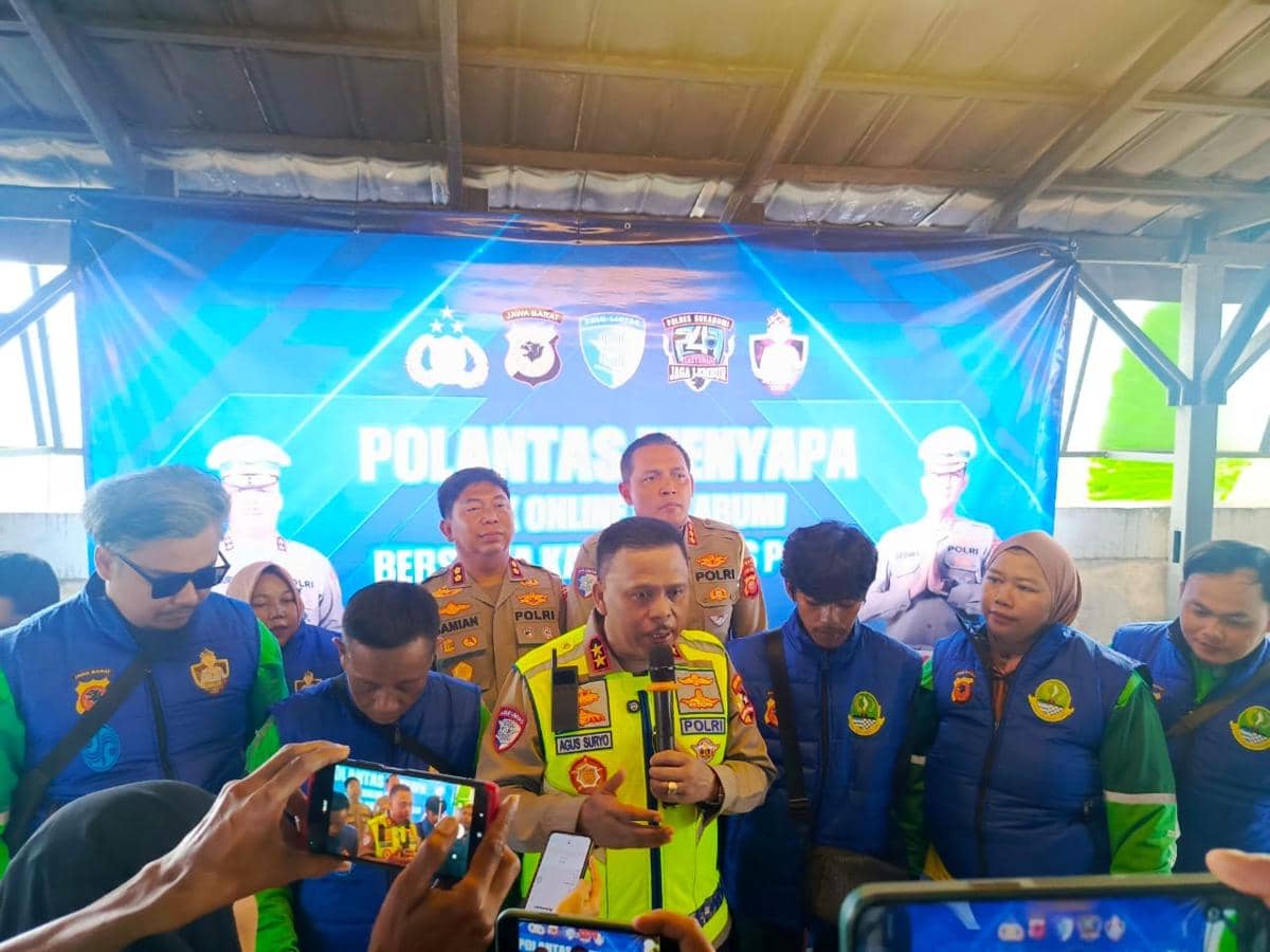Kakorlantas Dekati Ojol Sukabumi Jelang May Day, Fokus Jaga Keamanan