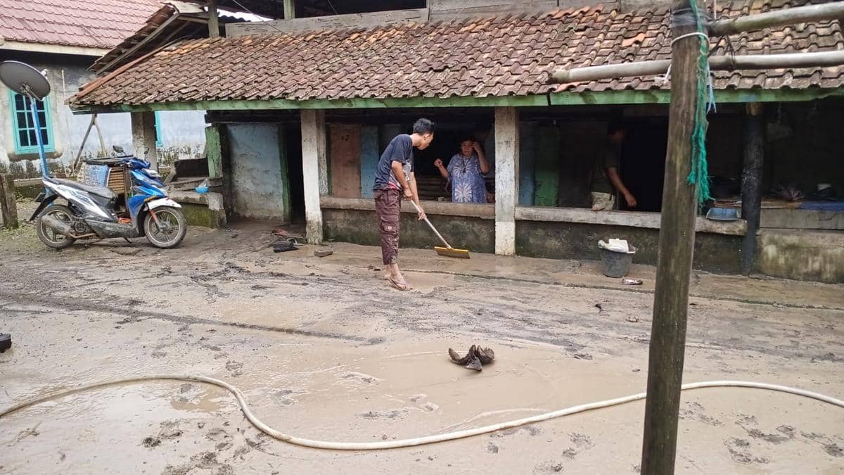 Warga Lahat Keluhkan Banjir Diduga Akibat Kerusakan Alam