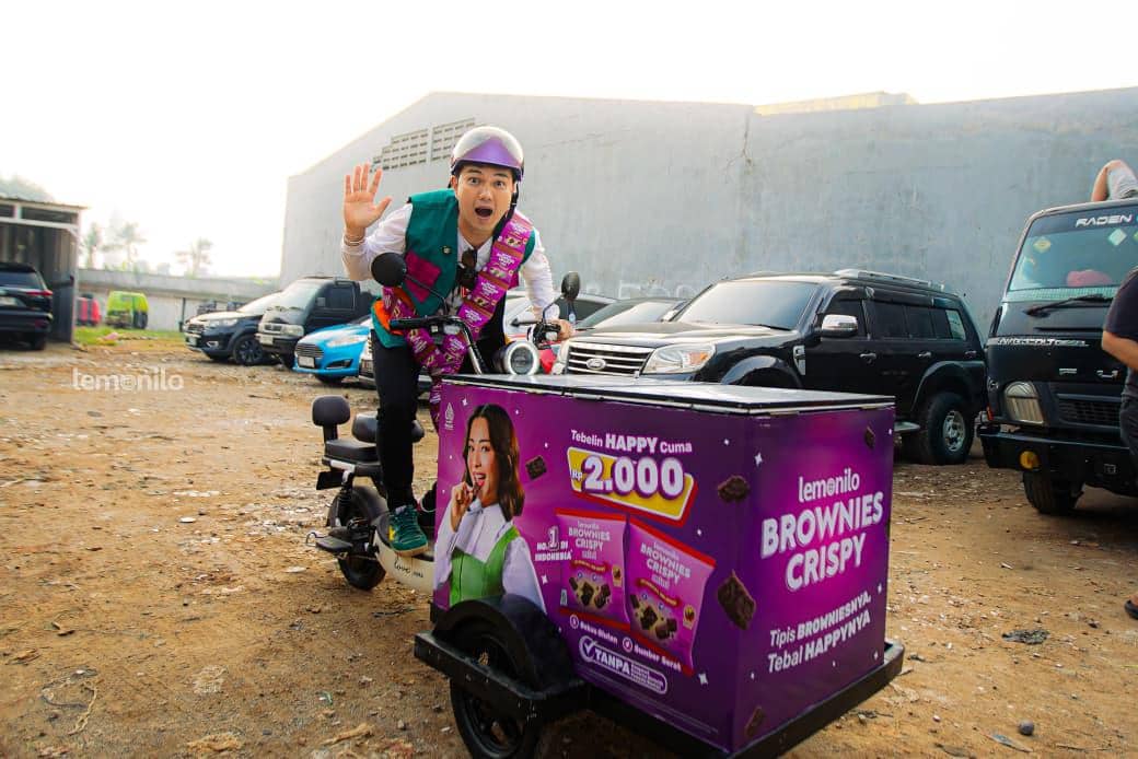 Cara Unik Aldi Taher Bicara Camilan ke Masyarakat (Dok. Lemonilo)