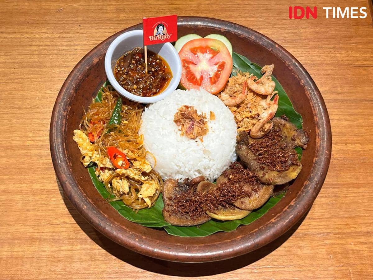 Review Menu Kolaborasi The People's Cafe dan Bu Rudy
