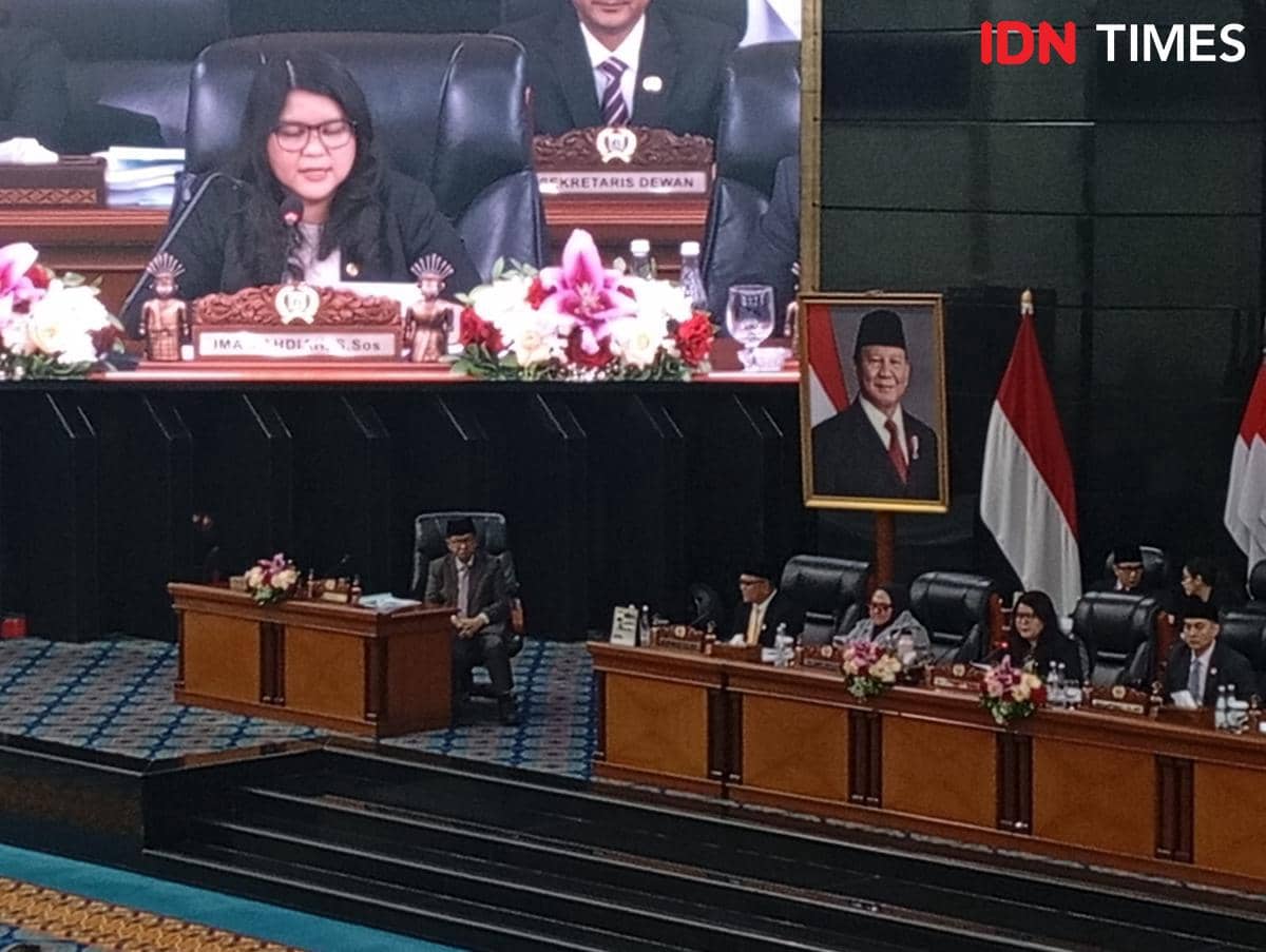 Rapat Paripurna DPRD DKI Kamis (30/4/2026). 