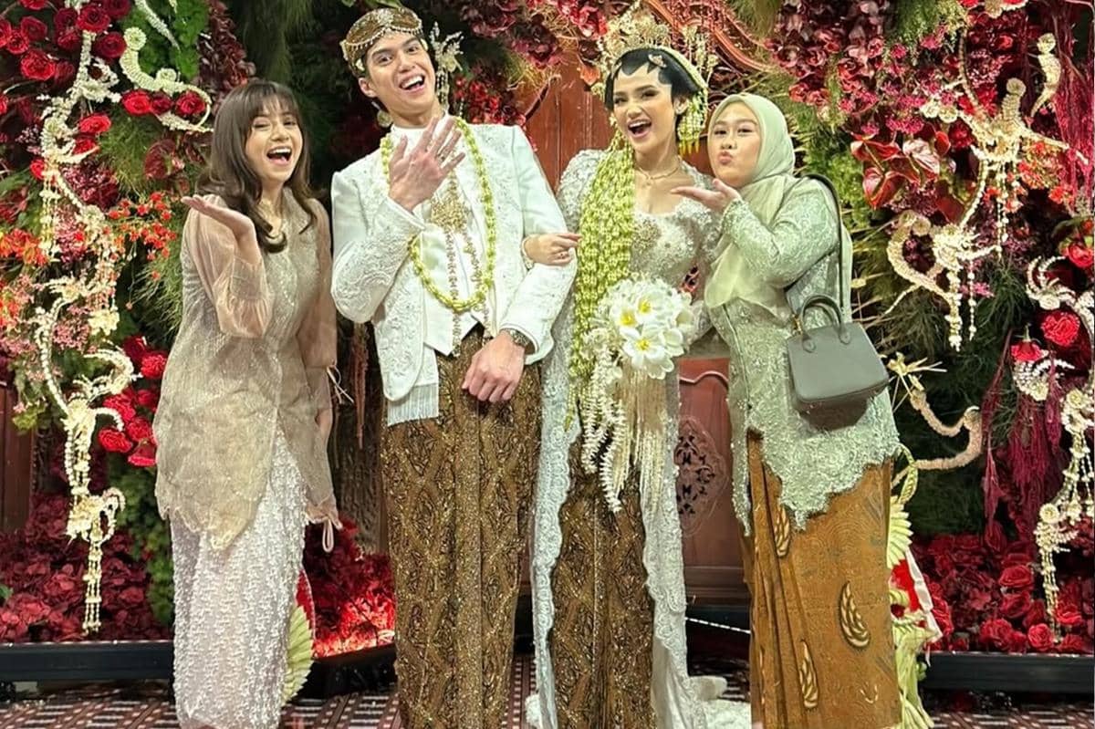 7 Potret Kakak Rizky Nazar di Pernikahan Syifa Hadju, Jadi Sorotan!