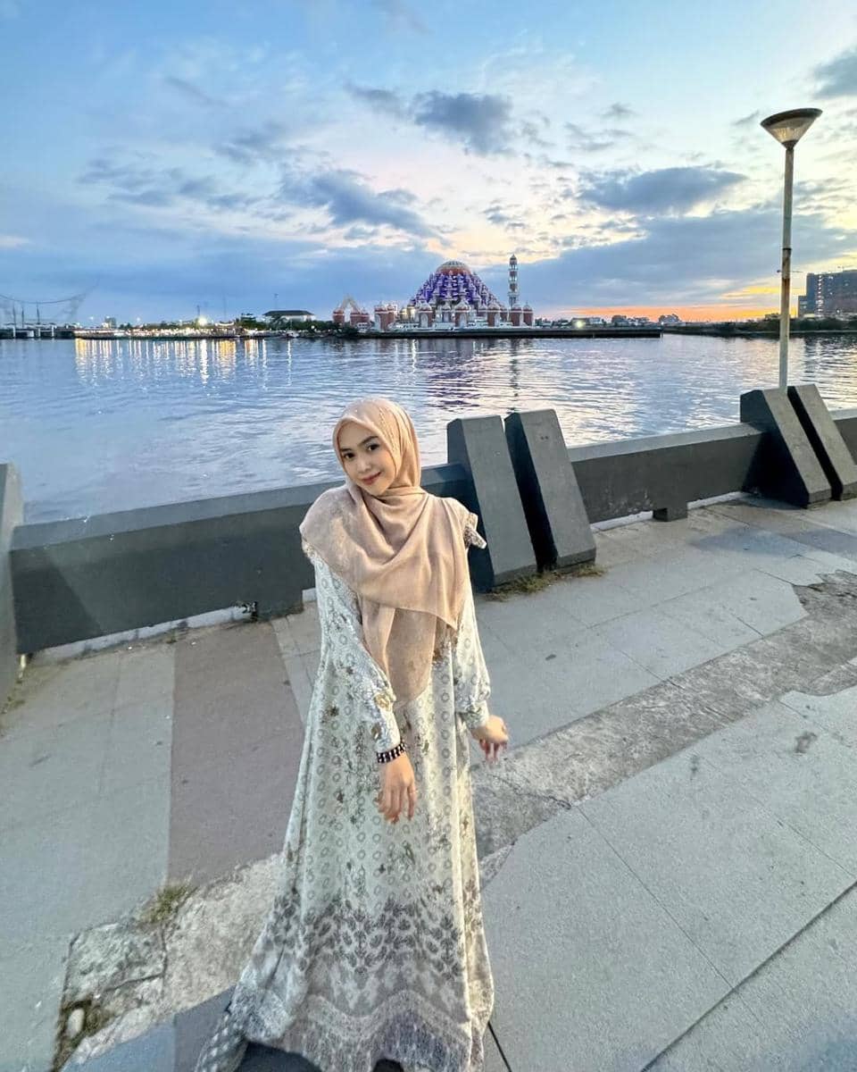 styling gamis ala Ria Ricis