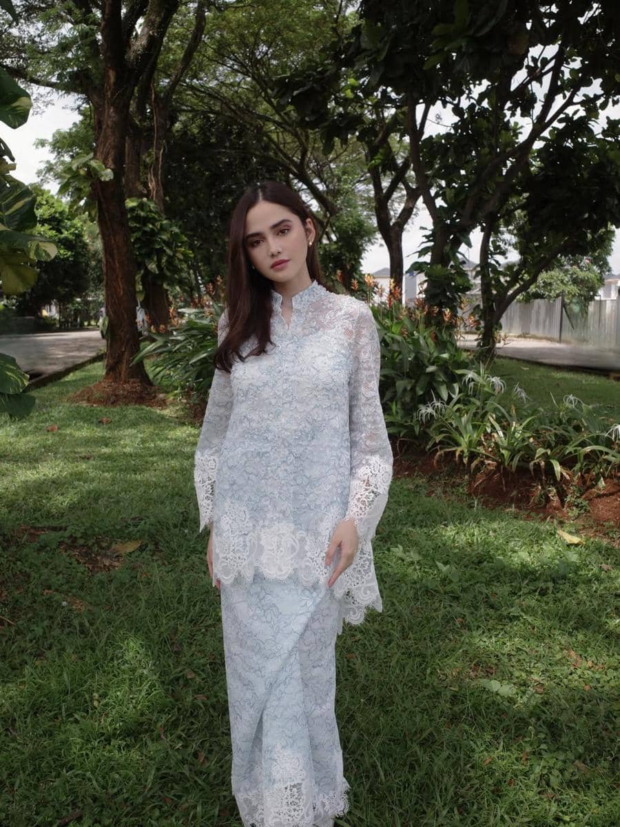 outfit non hijab buat Idul Adha