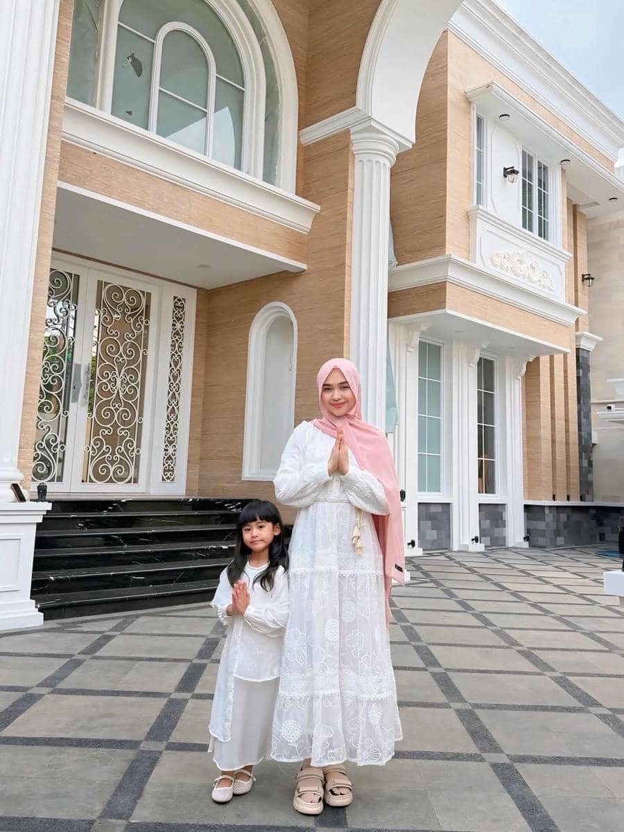 styling gamis ala Ria Ricis