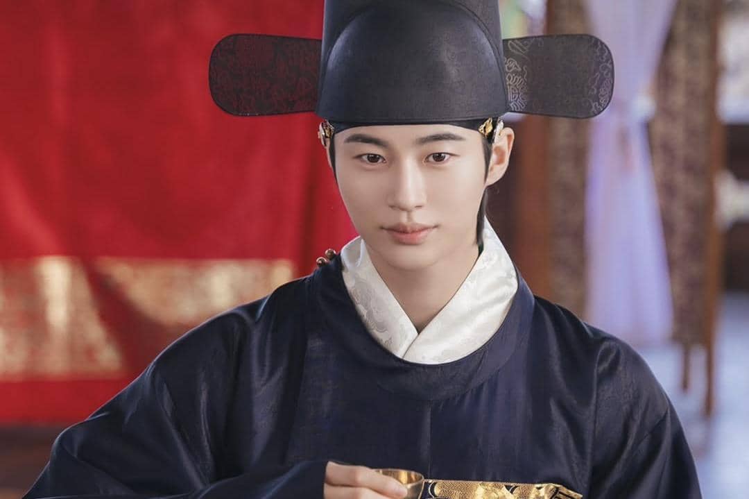 I An (Byeon Woo Seok) dalam drakor Perfect Crown