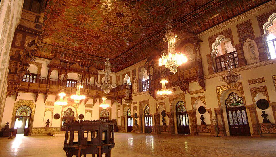 Istana Laxmi Vilas di India
