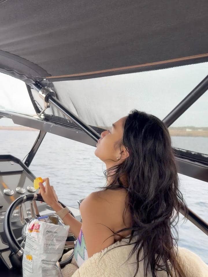 Azizah Salsha saat berlibur di Pulau Formentera