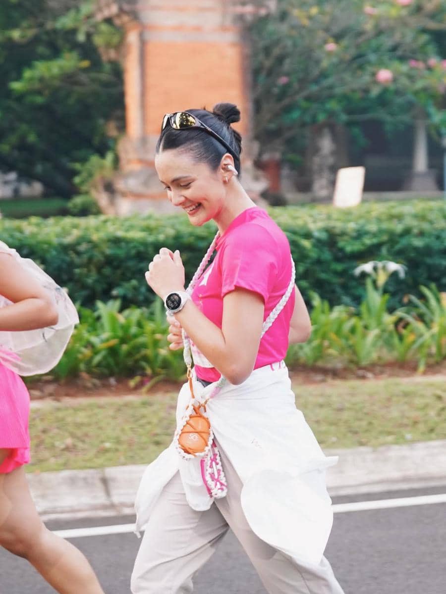Amanda Rawles lari 10K dengan makeup flawless