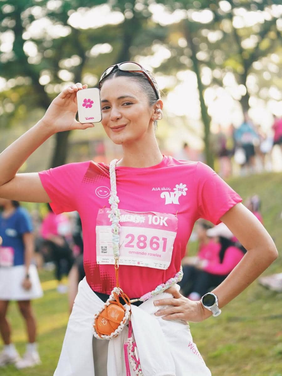 Amanda Rawles lari 10K dengan makeup flawless