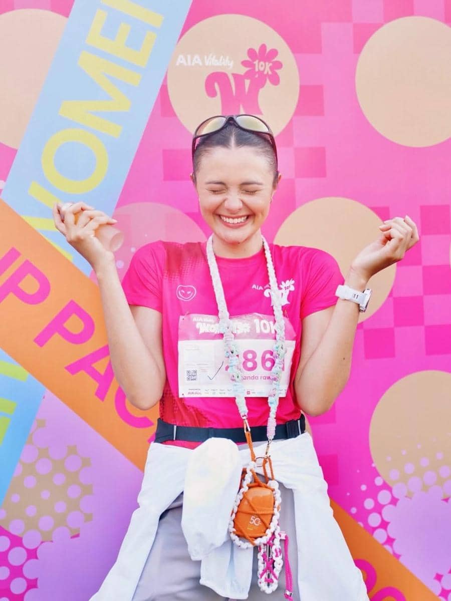 Amanda Rawles lari 10K dengan makeup flawless