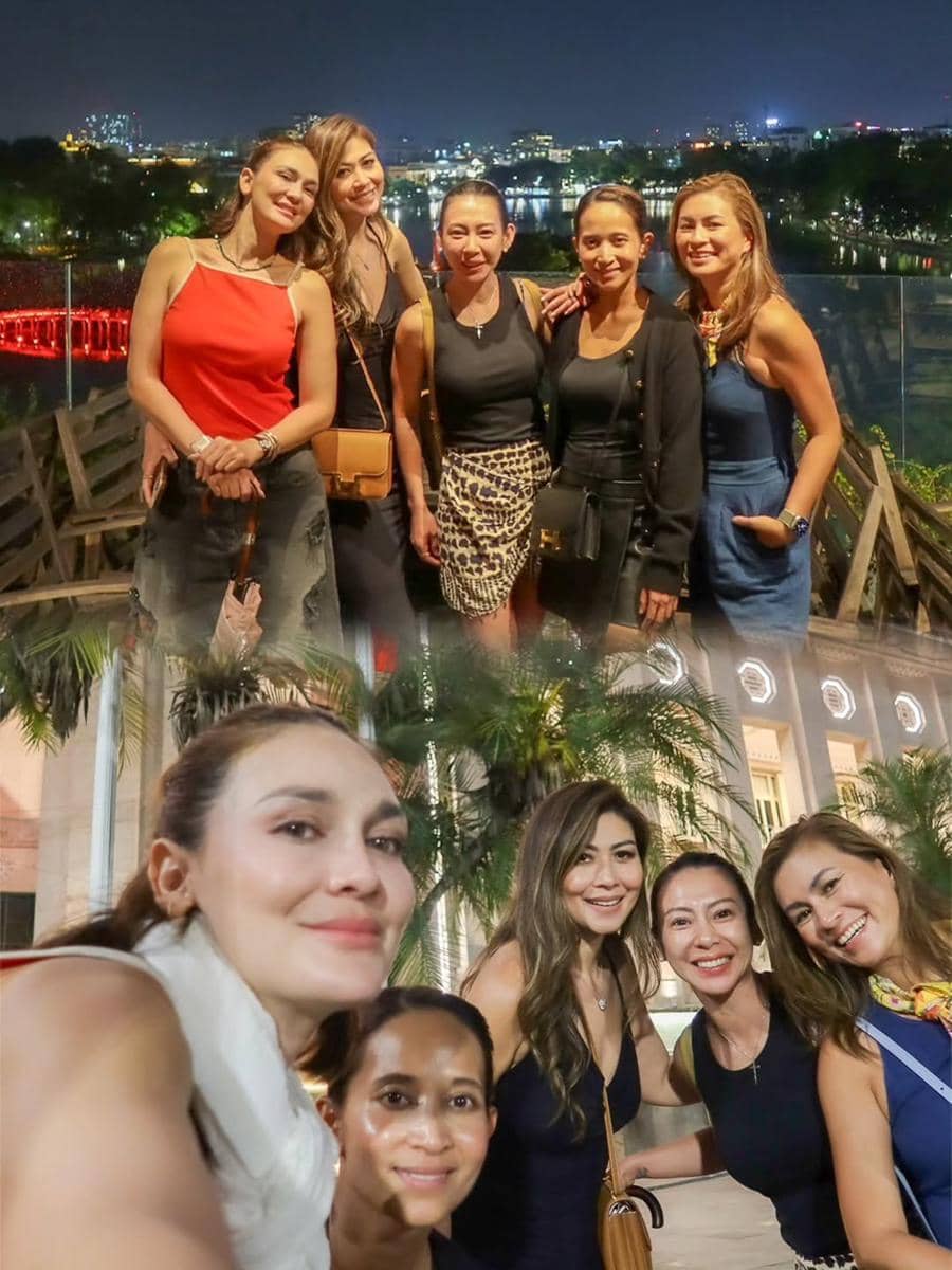 Luna Maya dan sahabat liburan di Vietnam