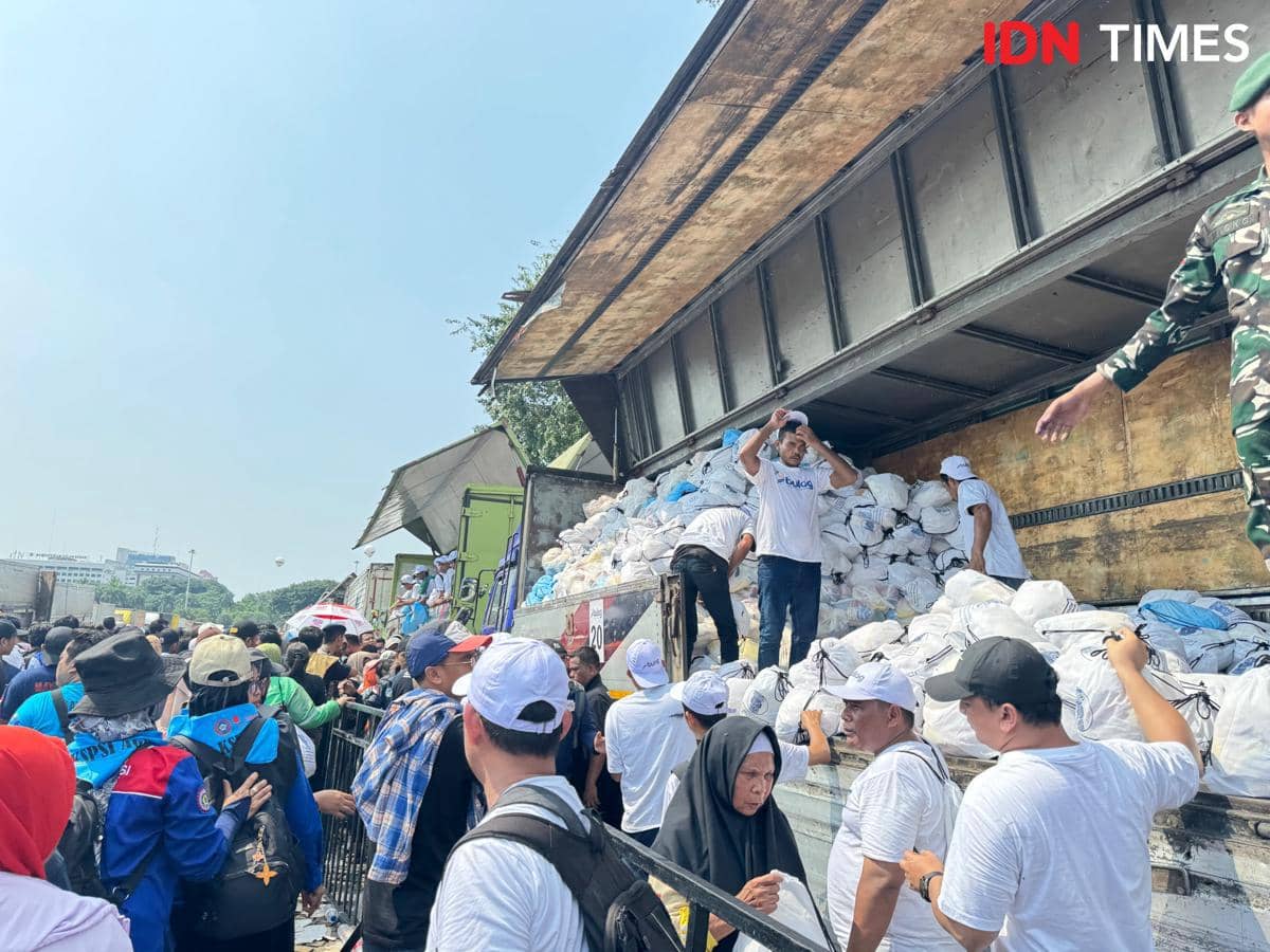 Paket Sembako May Day Disiapkan Bulog, Anggaran dari Setneg