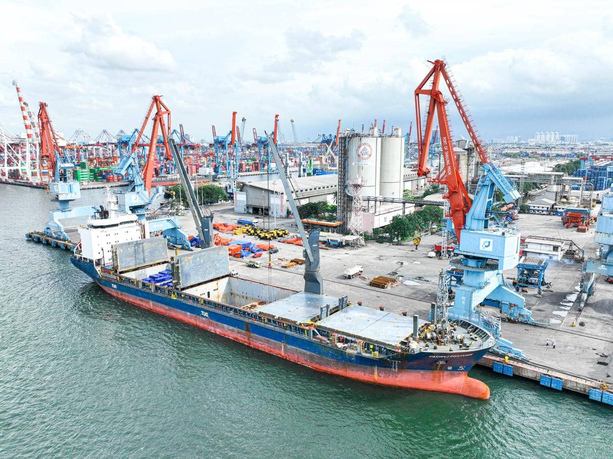 Bongkar 36.984 Ton Steel Slab, PTP Nonpetikemas Perkuat Rantai Pasok Industri