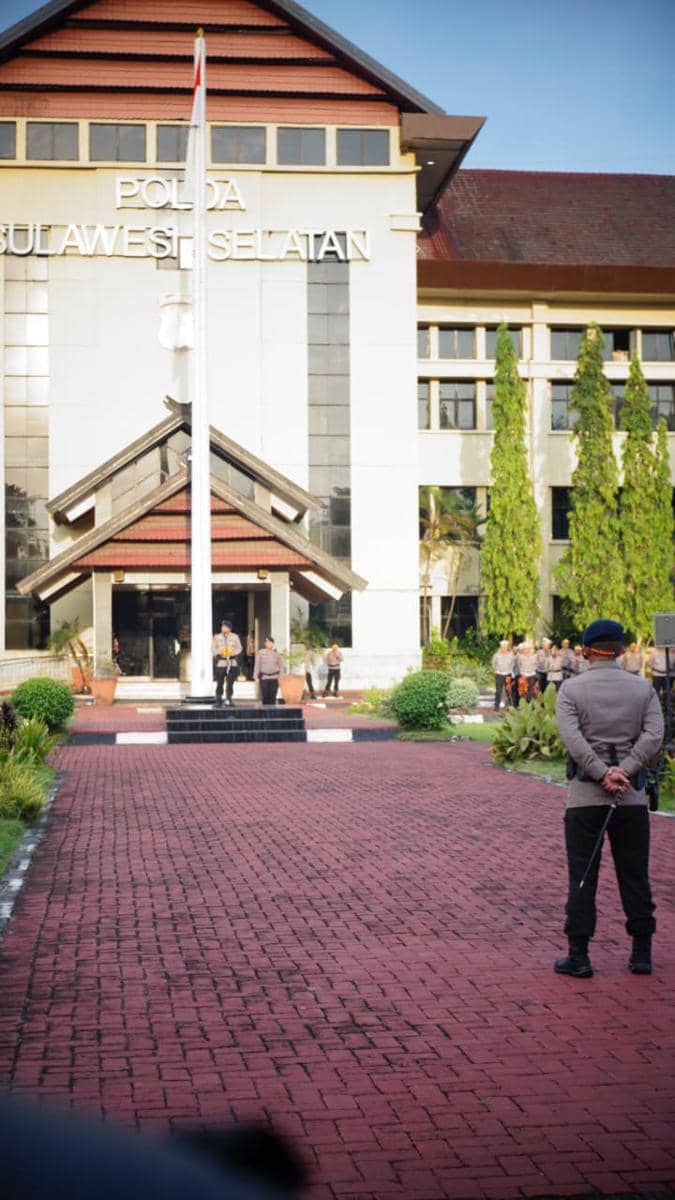 Kepolisian Daerah Sulawesi Selatan (Polda Sulsel) menggelar apel gelar pasukan Operasi Kontingensi Aman Nusa I-2026 di Lapangan Upacara Mapo