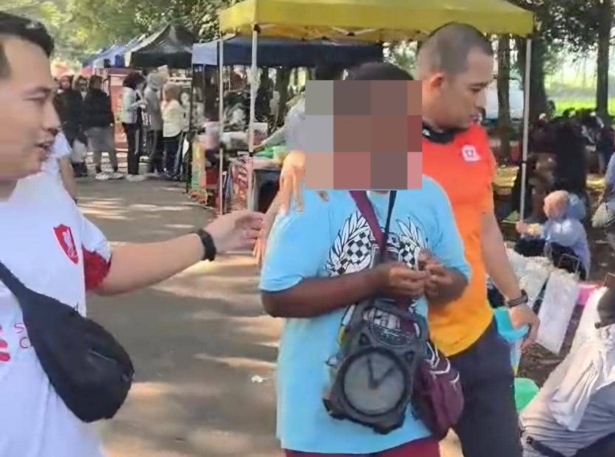 Viral, Seorang Ibu Paksa Anak Balita Mengamen di Stadion Kanjuruhan
