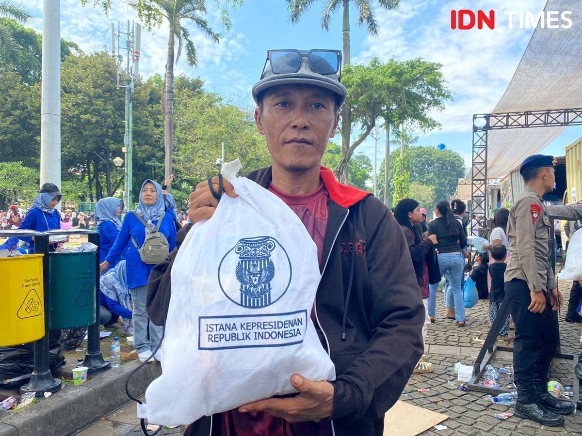 Usai May Day di Monas, Ribuan Buruh Langsung Antre Sembako Presiden